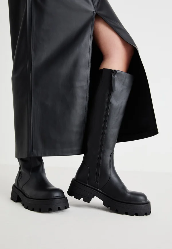 ONLBANYU HIGH CHUNKY BOOT - Platform boots - black