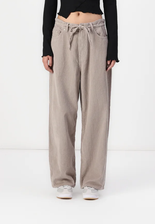 ONLBLEECKER LOOSE PANT  - Trousers - string