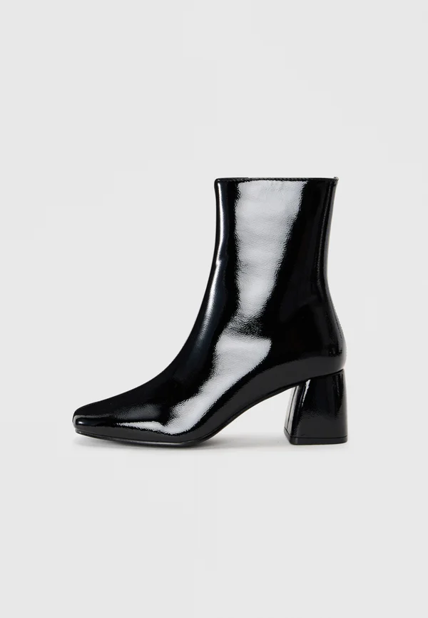 ONLBRIELLE - Ankle boots - black