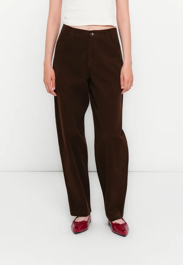 ONLMOLLIE PANT - Trousers - brown stone