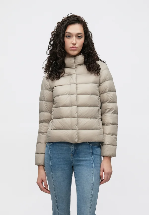 ONLRUBY QUILTED HOOD JACKET - Down jacket - string