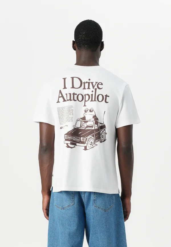 OPEN TO CRITICISM TEE - Print T-shirt - white
