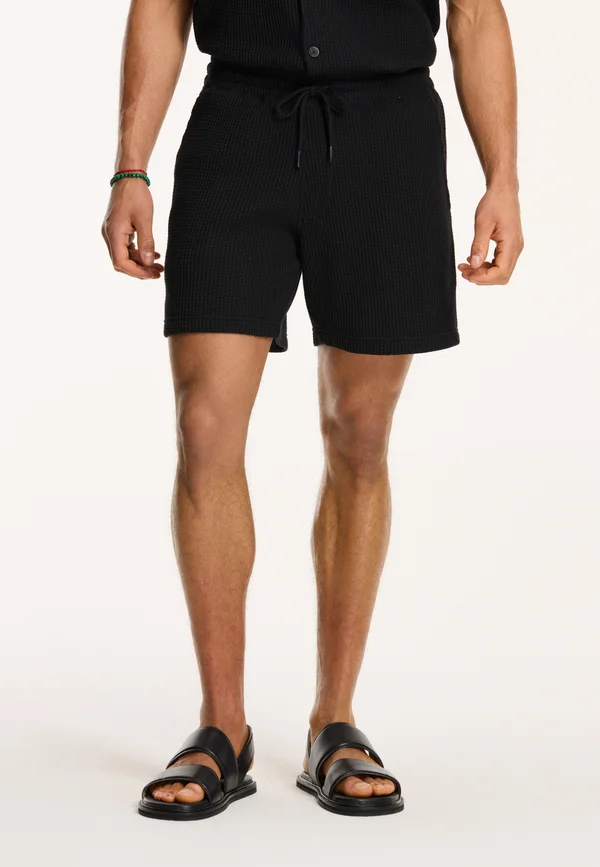 OSCAR WAFFLE STRUCTURE - Shorts - black