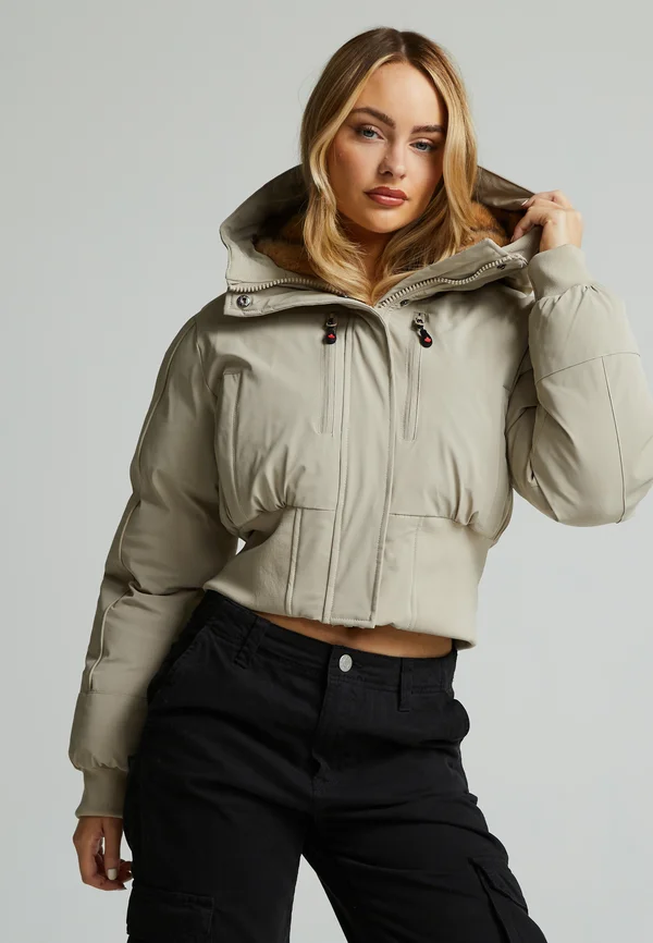 OSSANI SPLIT HOOD CROP PUFFER BOMBER JACKET - Winter jacket - pure cashmere