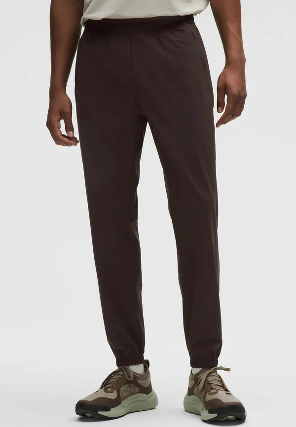PACE BREAKER JOGGER REGULAR - Tracksuit bottoms - sequoia