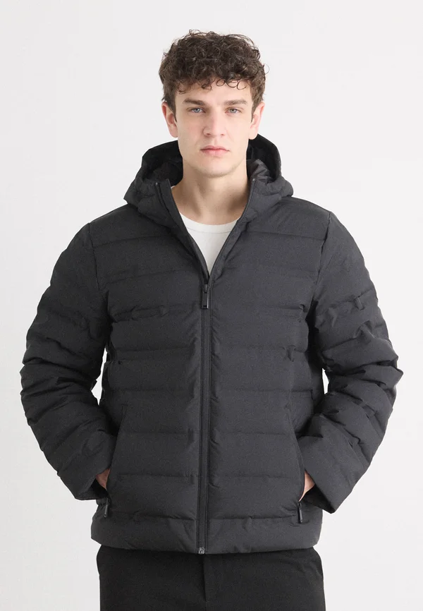 PACKABLE EMBOSSED LOGO - Down jacket - black