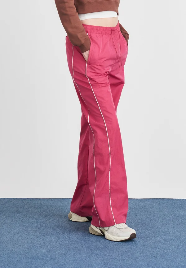 PANT - Tracksuit bottoms - sweet beet/sail