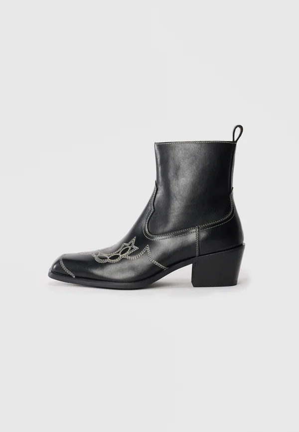 PASO - Cowboy/biker ankle boot - black