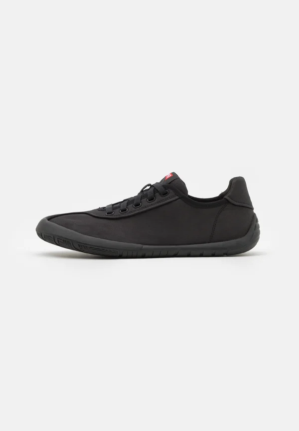 PATH - Trainers - black