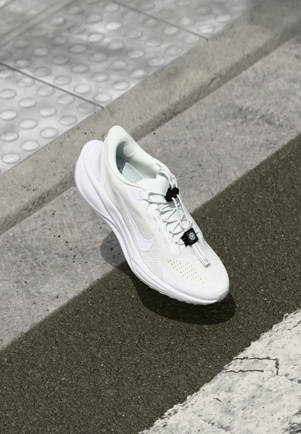 PEGASUS EASYON - Road running shoes - white/pure platinum/dark smoke grey/black