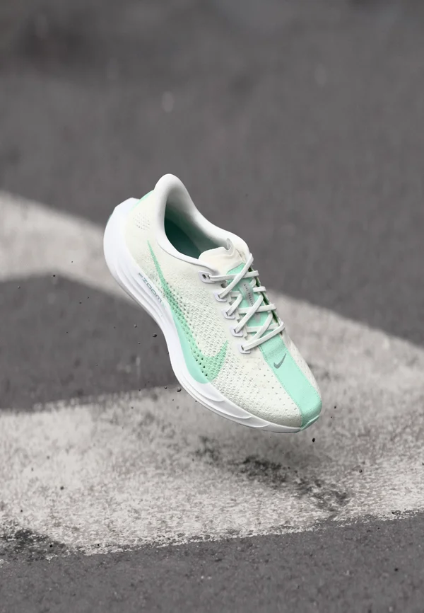 PEGASUS PLUS - Road running shoes - white/mint foam/cannon