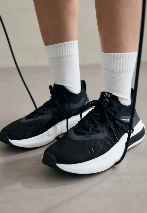 PHANTOM 4 - Trainers - black