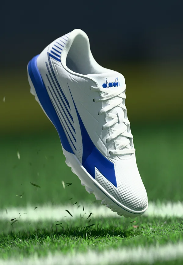 PICHICHI 8 TFR - Turf football boots - white/royal blue