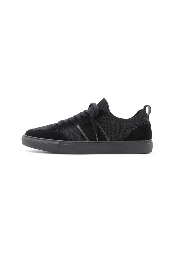 PILLOW WALK OWENS - Trainers - other black