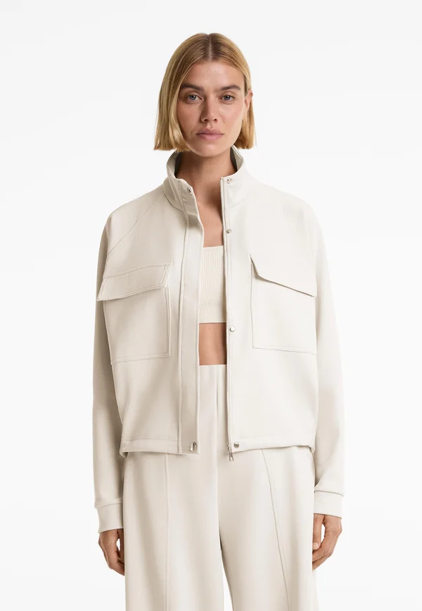 PIQUÉ WITH COTTON AND POCKETS - Summer jacket - sand