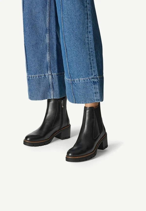 Platform ankle boots - black comb