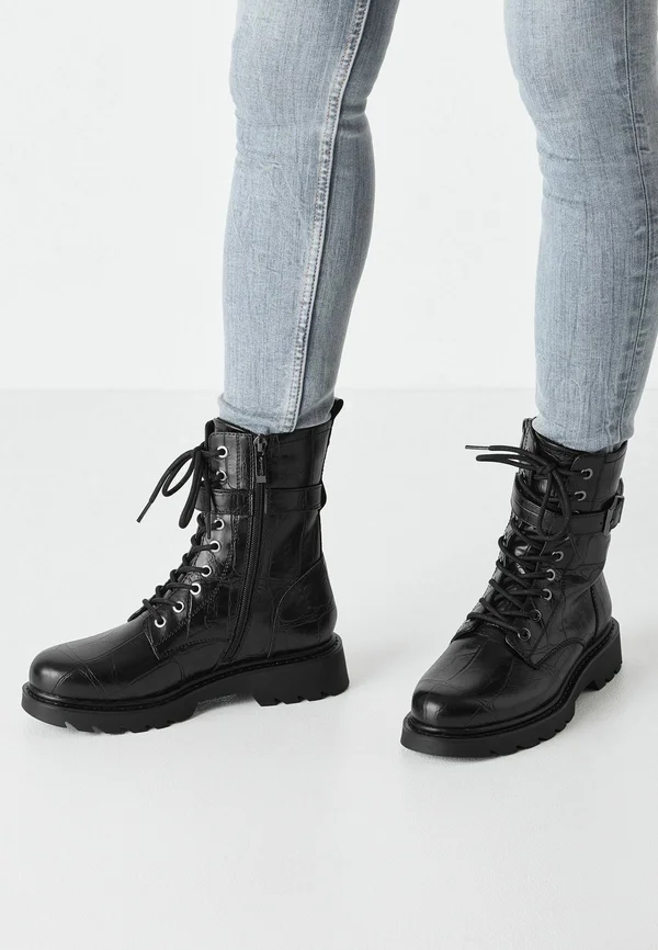 Platform ankle boots - black croco