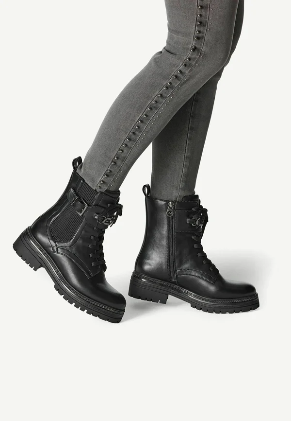 Platform ankle boots - black