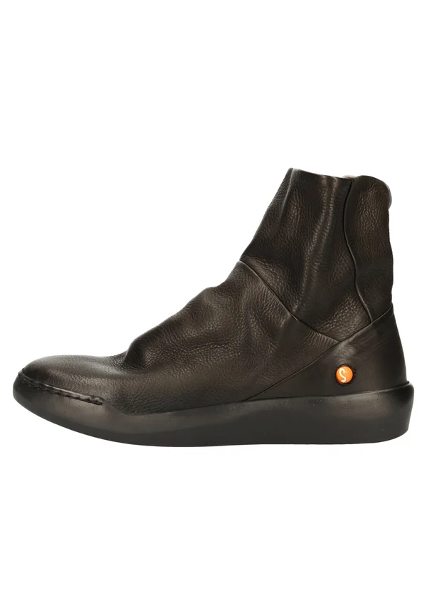 Platform ankle boots - black