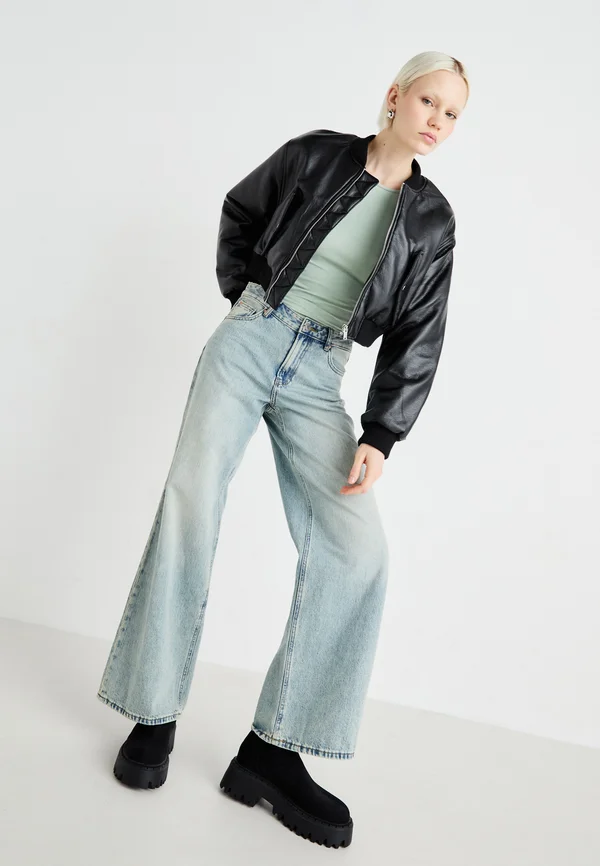 Platform ankle boots - black