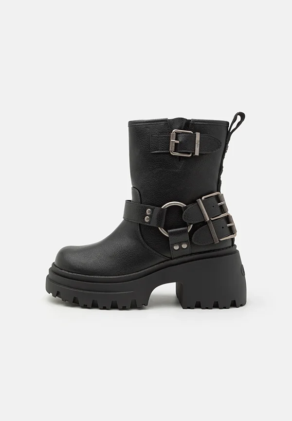 Platform ankle boots - black