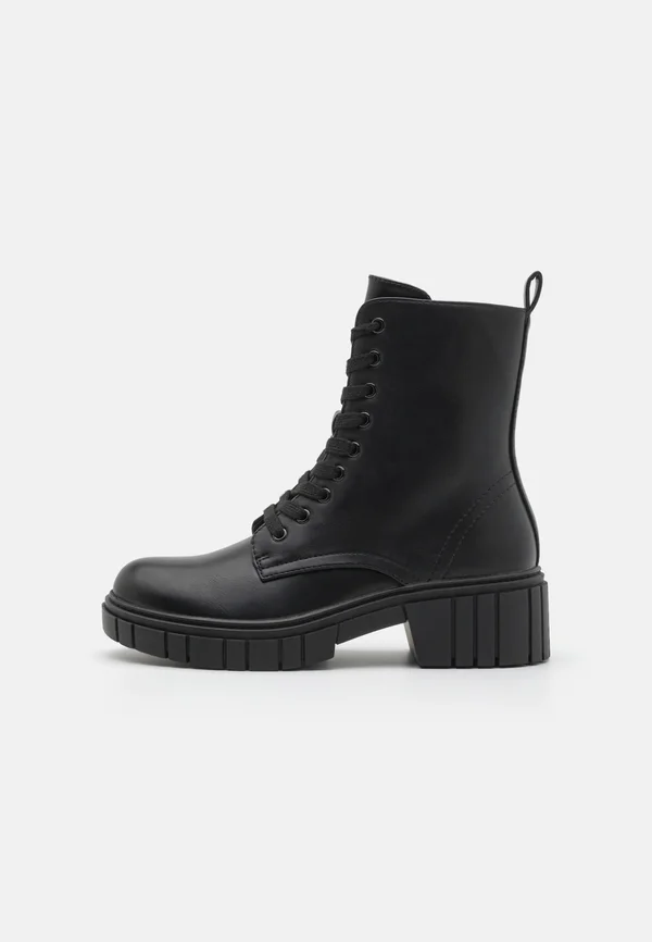 Platform ankle boots - black