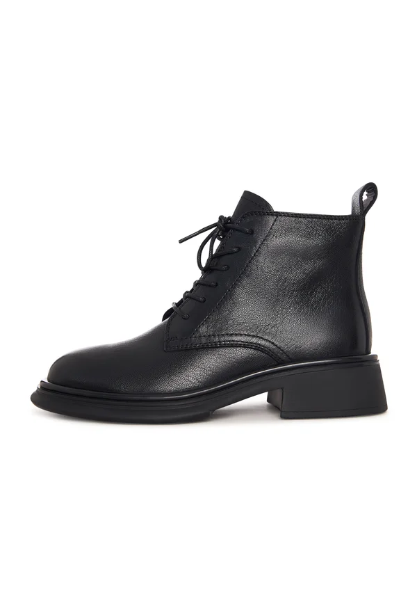 Platform ankle boots - black