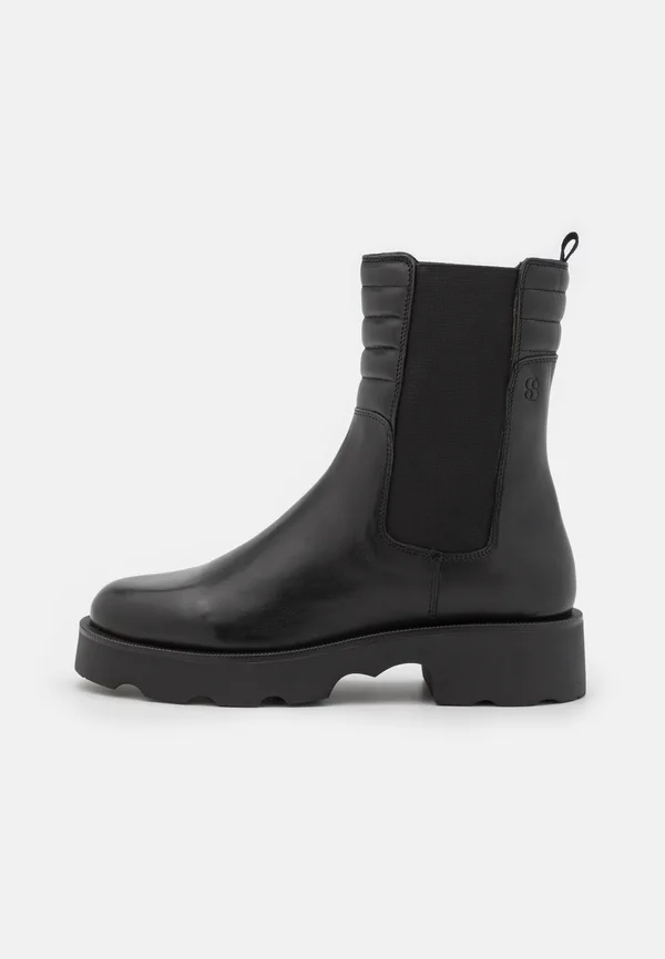 Platform ankle boots - black