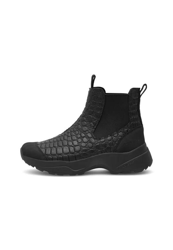 Platform ankle boots - black