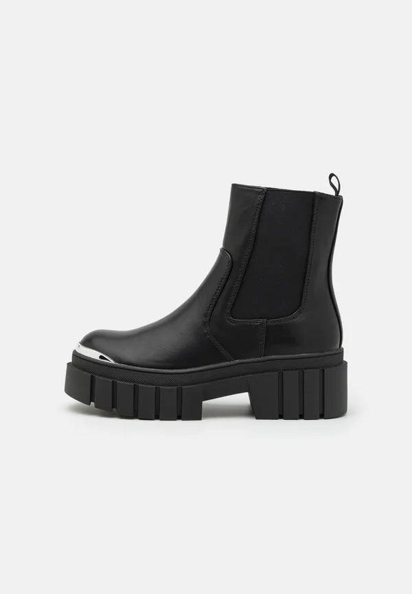 Platform ankle boots - black