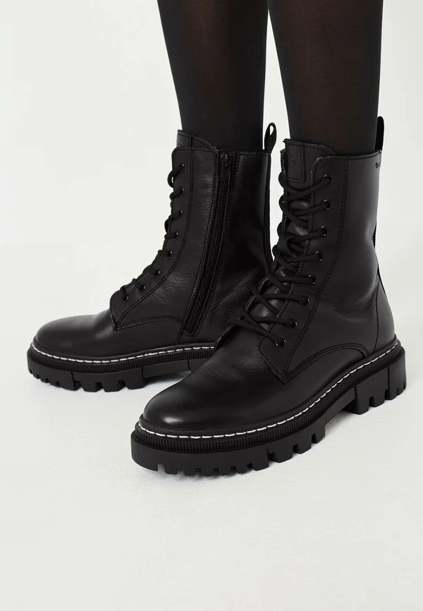 Platform ankle boots - black