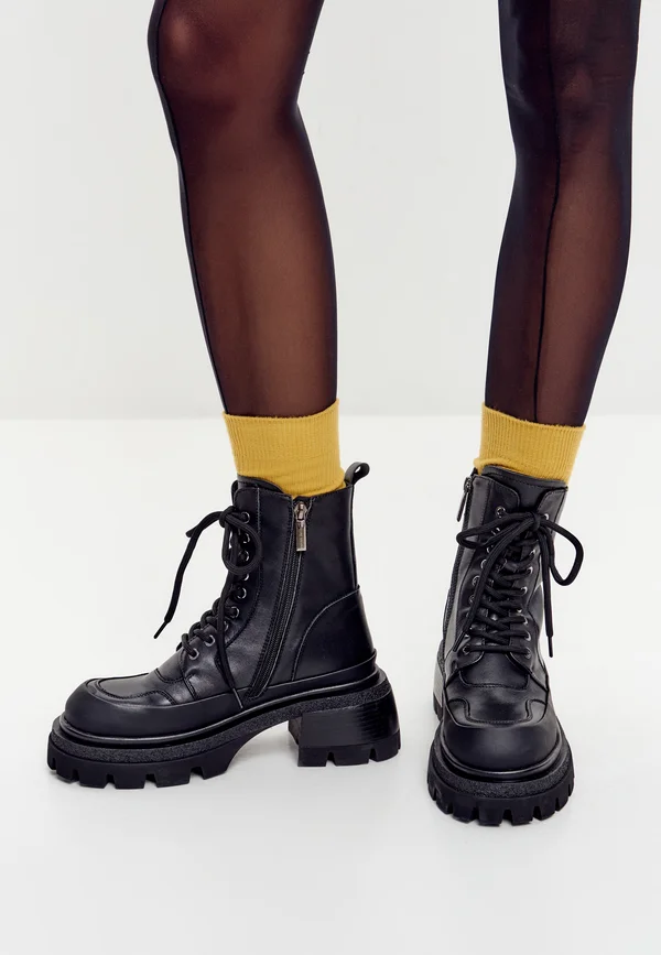 Platform ankle boots - black