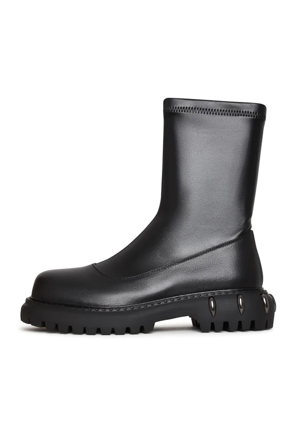 Platform ankle boots - black