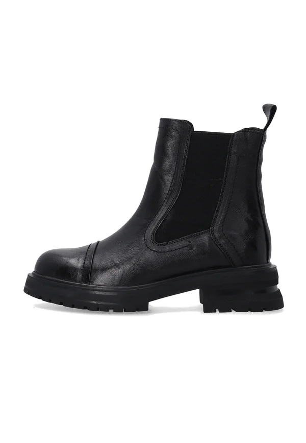 Platform ankle boots - black