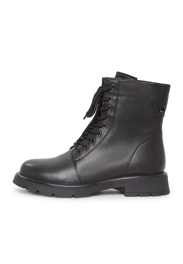 Platform ankle boots - black