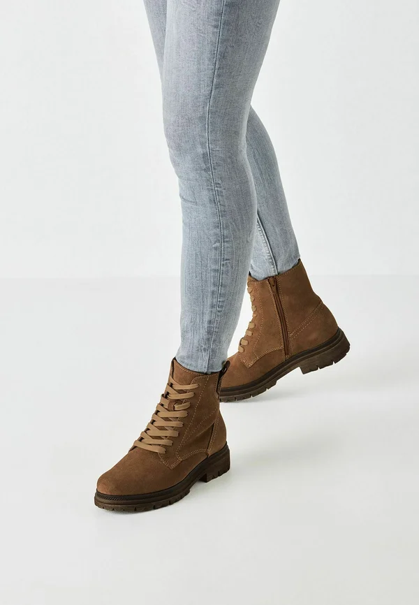 Platform ankle boots - brown