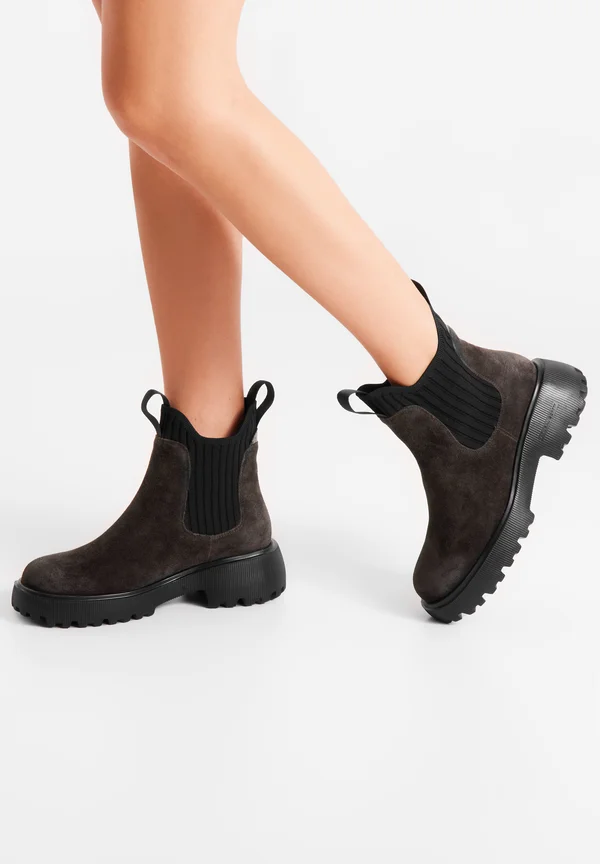 Platform ankle boots - chocolate
