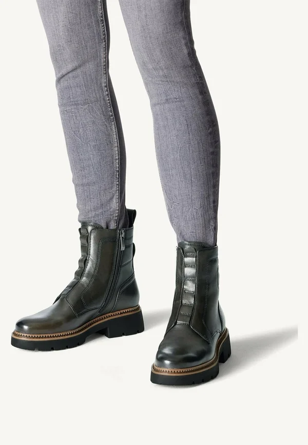 Platform ankle boots - olive