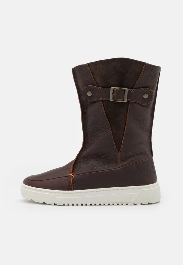 Platform boots - dark brown/white