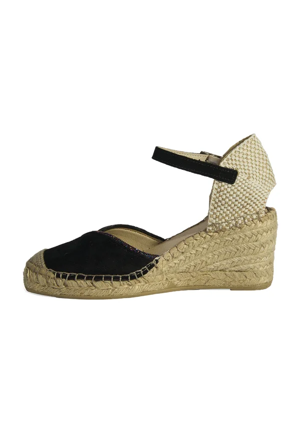 Platform heels - black