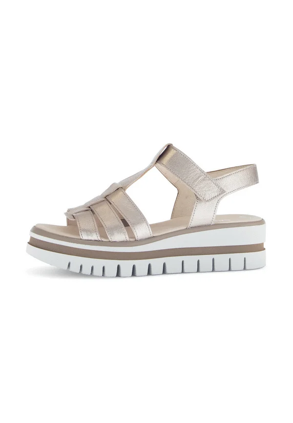 Platform sandals - beige