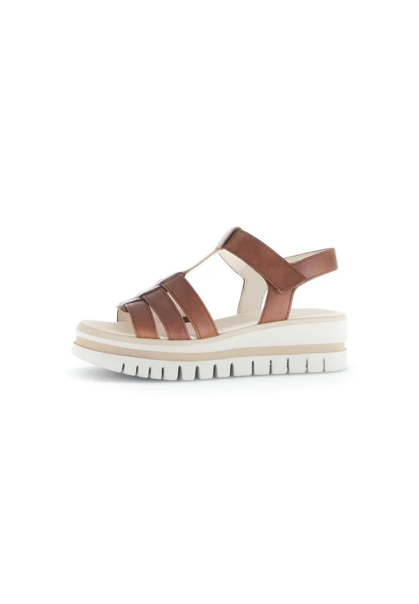 Platform sandals - beige