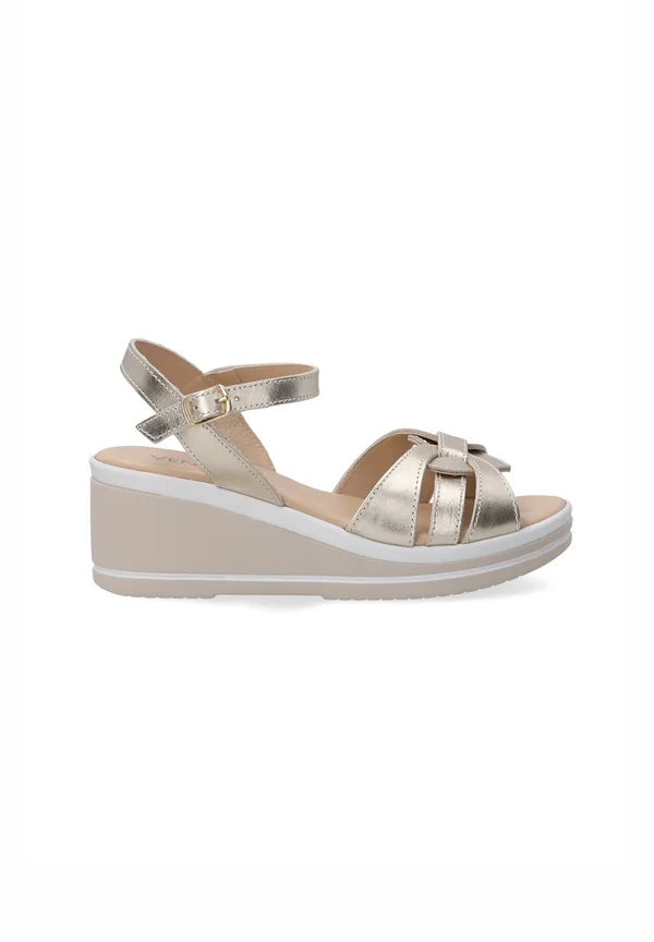 Platform sandals - beige
