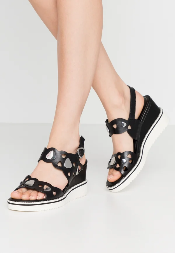 Platform sandals - black