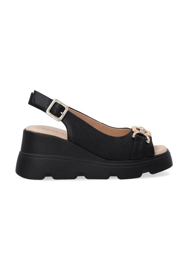 Platform sandals - black