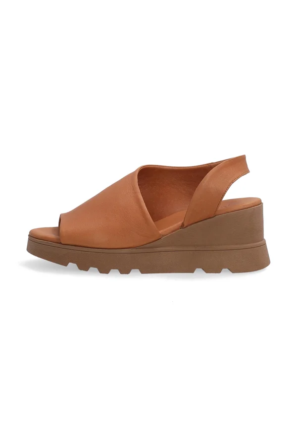 Platform sandals - brown