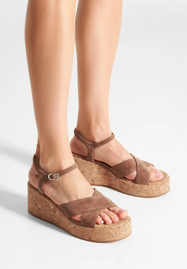 Platform sandals - caramel