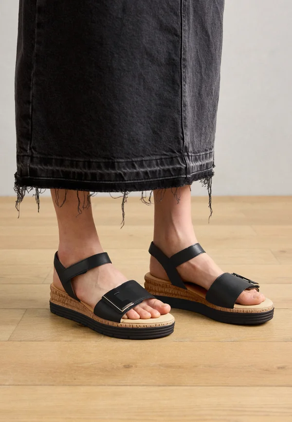Platform sandals - schwarz