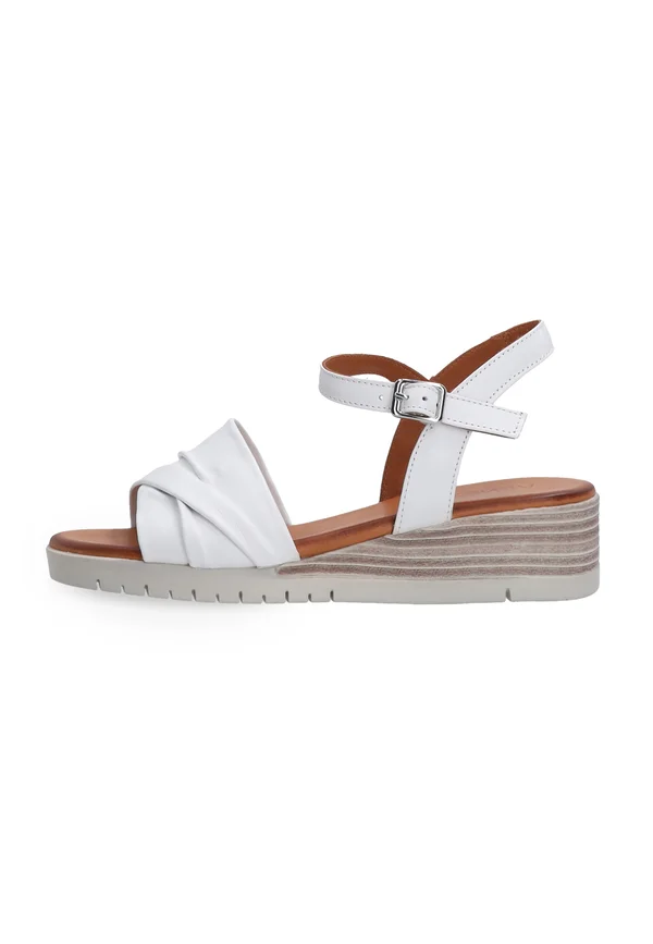 Platform sandals - white