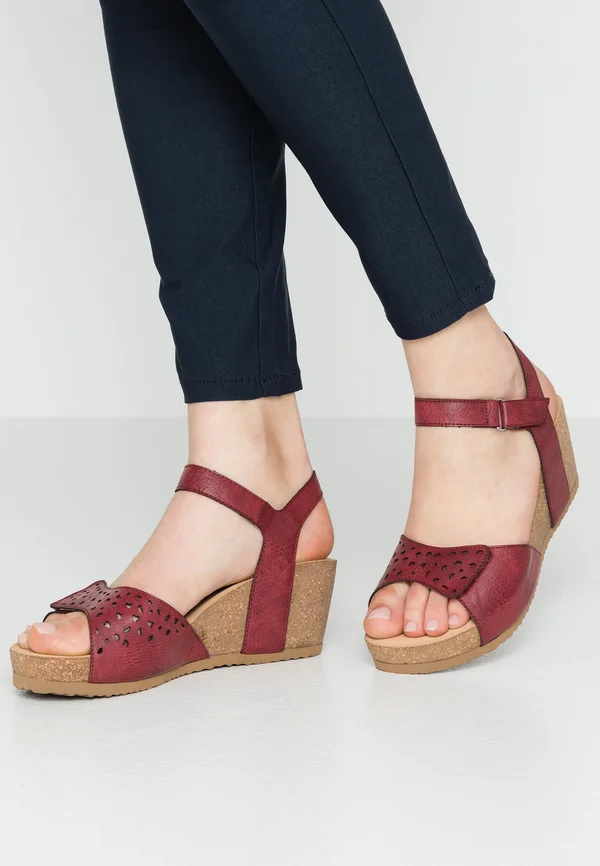 Platform sandals - wine
